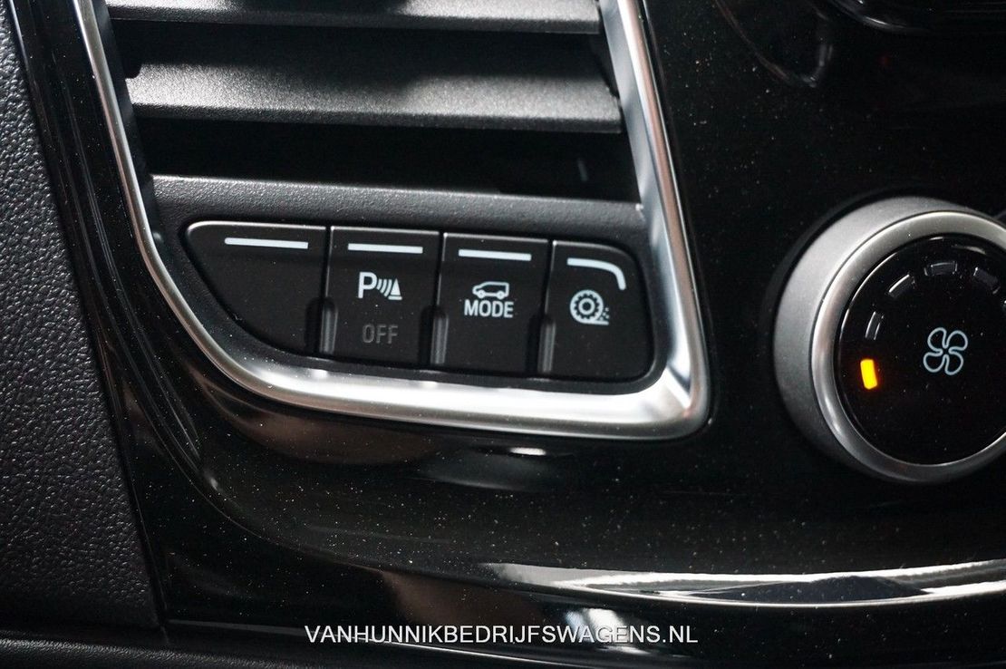 Ford Transit Custom 300L 170PK DC Limited Airco Cruise Navi Camera, Trekhaak!! NR. 622