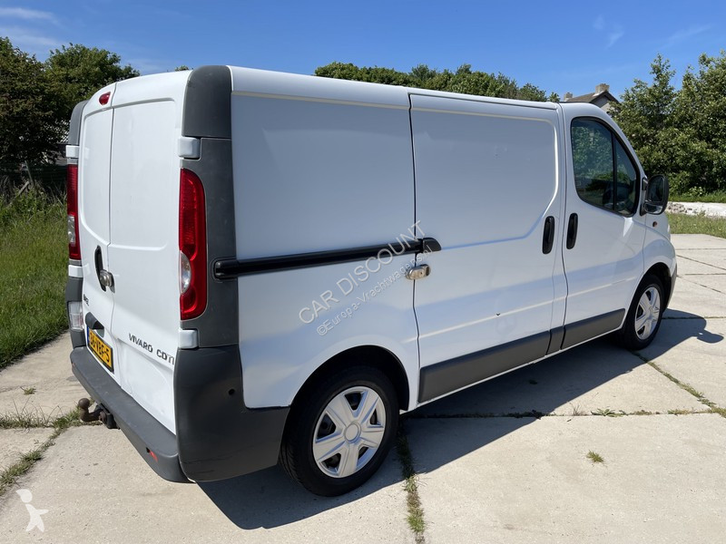 Tweedehands bestelwagen opel vivaro 2.0 cdti l1 h1 115pk airco 3 zits euro 4 youngtimer !! 4x2 diesel 18/10/2006 - 115 CV