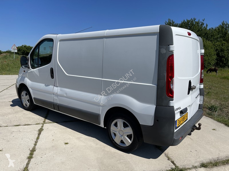Tweedehands bestelwagen opel vivaro 2.0 cdti l1 h1 115pk airco 3 zits euro 4 youngtimer !! 4x2 diesel 18/10/2006 - 115 CV