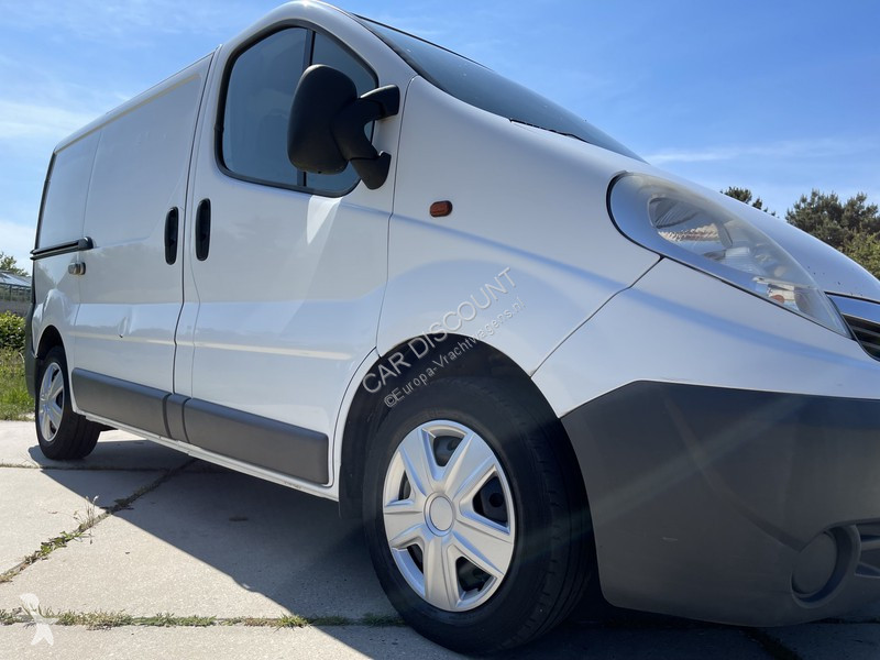 Tweedehands bestelwagen opel vivaro 2.0 cdti l1 h1 115pk airco 3 zits euro 4 youngtimer !! 4x2 diesel 18/10/2006 - 115 CV